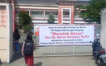 Polemik SDN 003 Sungai Kunjang: Aksi Protes Wali Murid dan Guru Memanas